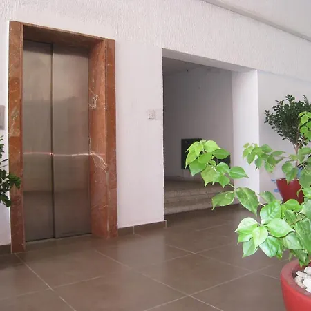 Palm Sea מלון דירות 2*