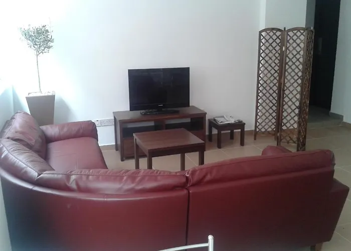 Palm Sea Lägenhetshotell Larnaca